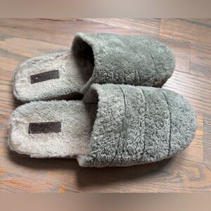 Vince Women's Slippers Size 10